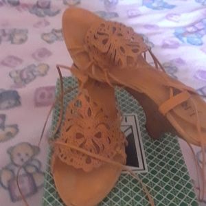 WEDGE WRAP AROUND ANKLE